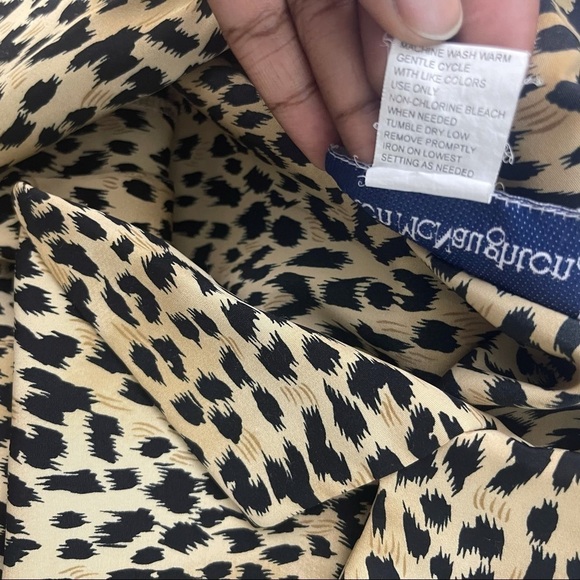 VINTAGE NORTON MCNAUGHTON Collared Button Down Animal Print Shirt Size 12 - Picture 5 of 5